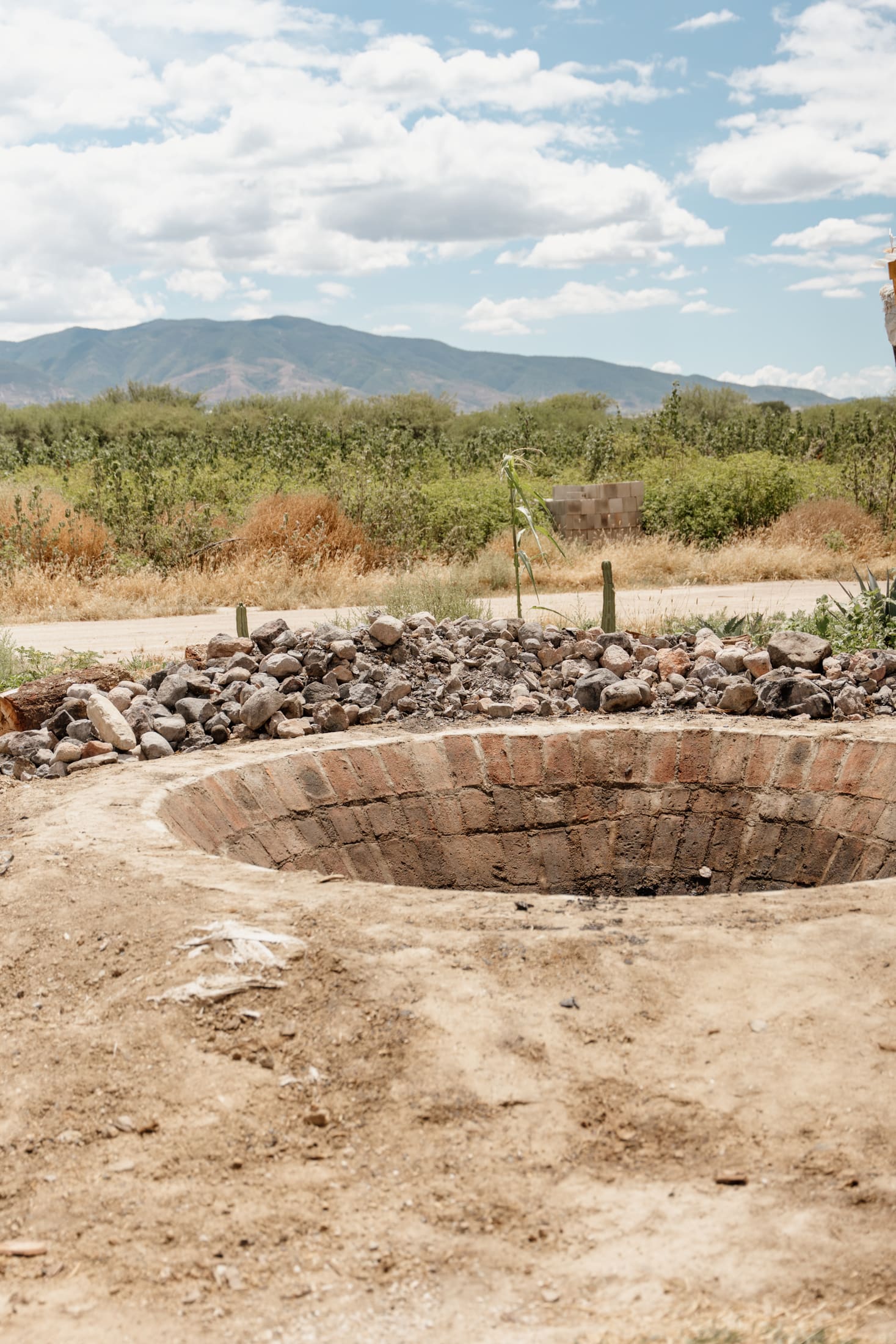 Stone oven for cooking the agave